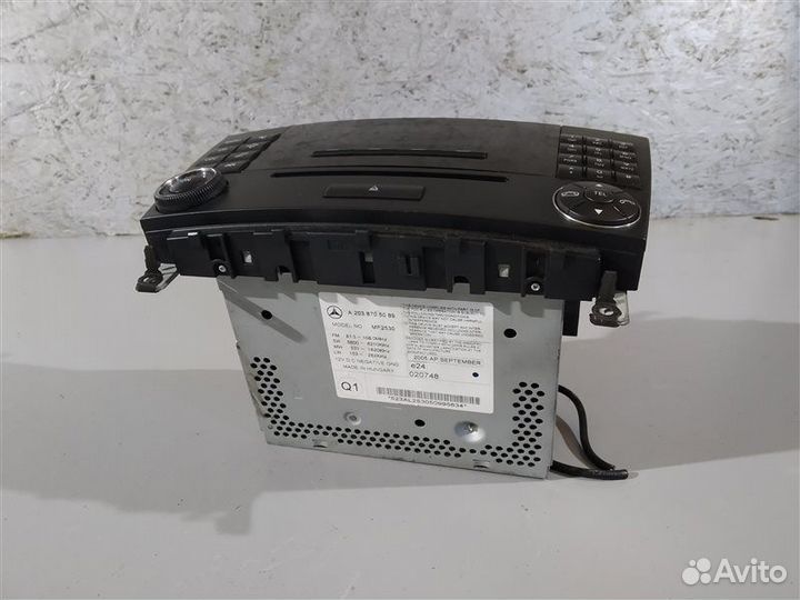 Магнитола Mercedes C-Class W203