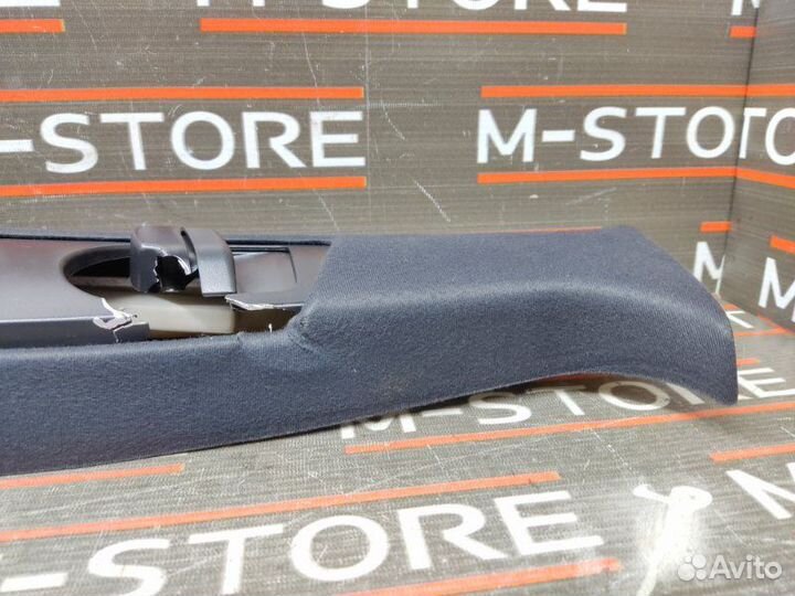 Обшивка стойки левая Bmw X5 E53 M54B30 2005
