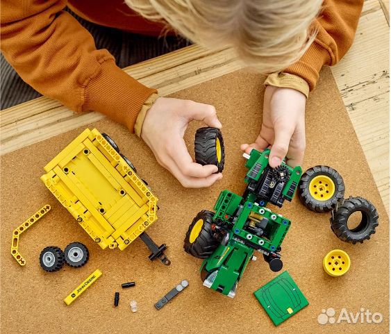 Lego Technic 42136 John Deere 9620R(новый)