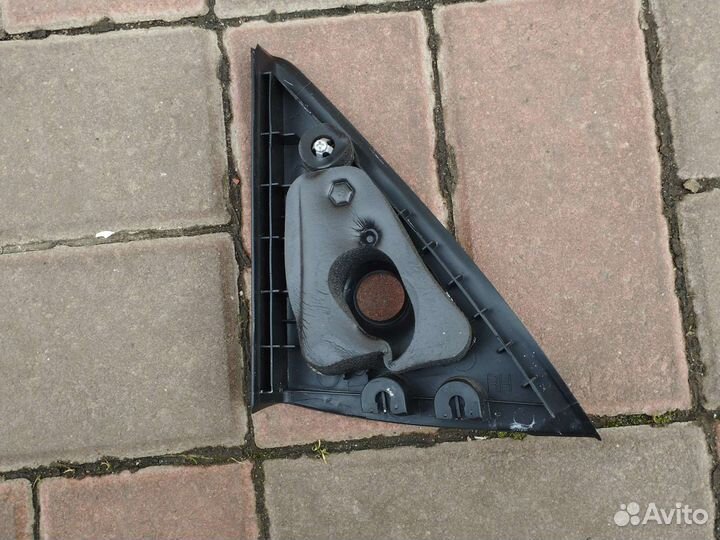 Уголок двери правый Hyundai i30 2007-2012год