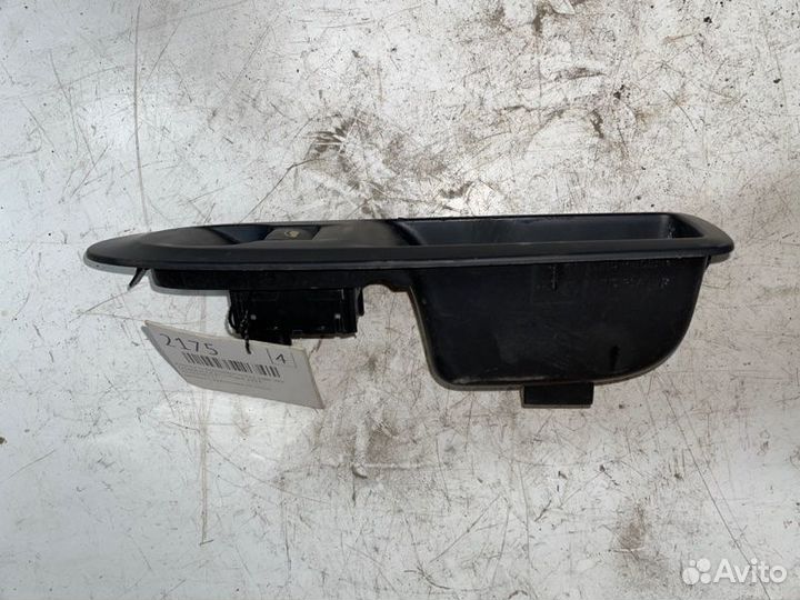 Кнопка стеклоподъемника задняя левая Citroen C4 B7