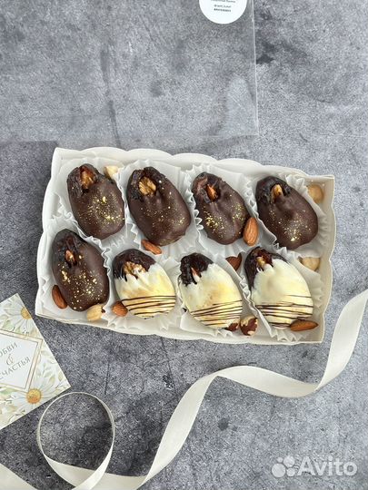 Финики в шоколаде