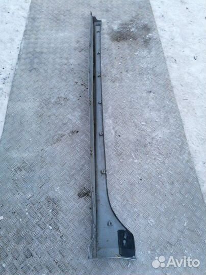 Накладка на порог правая Mitsubishi Lancer CY 1.5