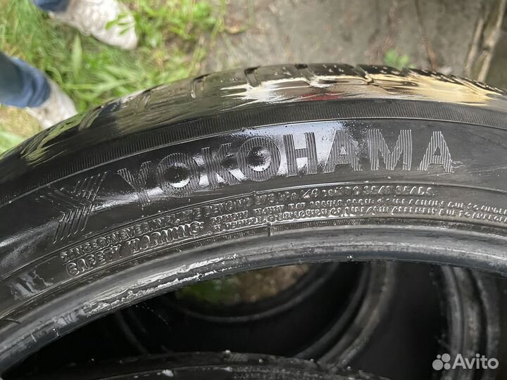 Yokohama BlueEarth RV02 285/35 R21 27