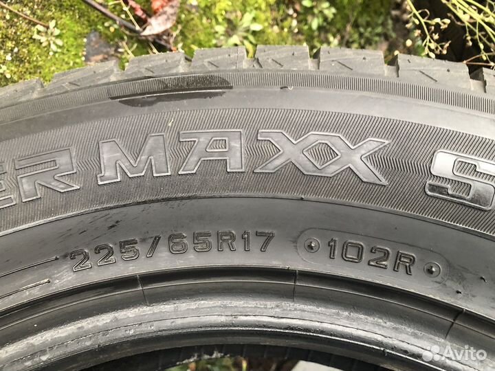 Dunlop Winter Maxx SJ8 225/65 R17