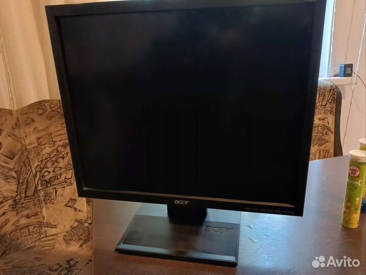 Монитор Acer v193