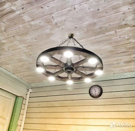 Оригинальная деревянная люстра