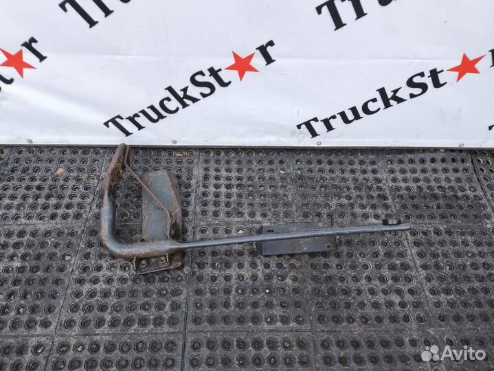 Кронштейн крыла переднего правый Iveco Stralis