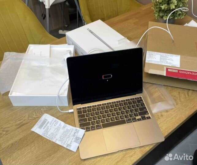 Новый Ноутбук Apple MacBook Air M1 8/256GB чек днс