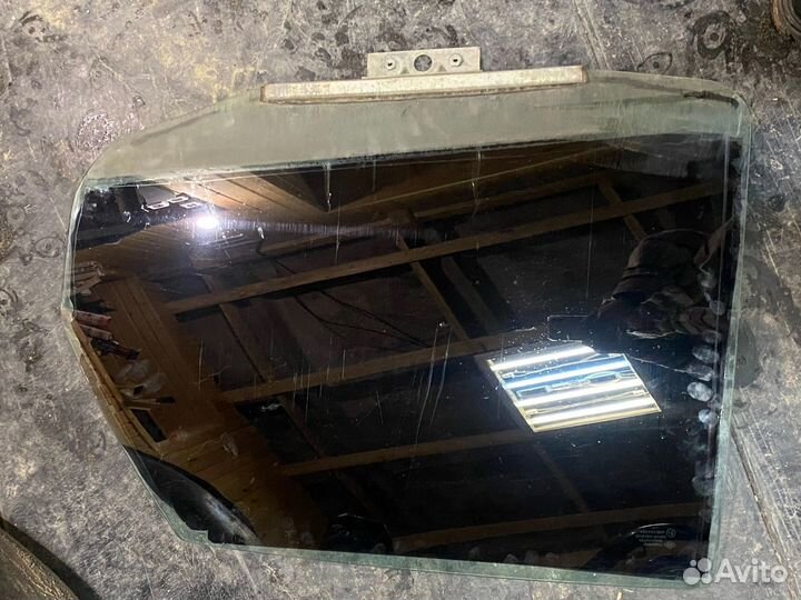 Стекло задней двери kalina
