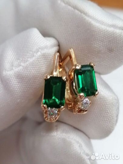 Золотые серьги с фианитами