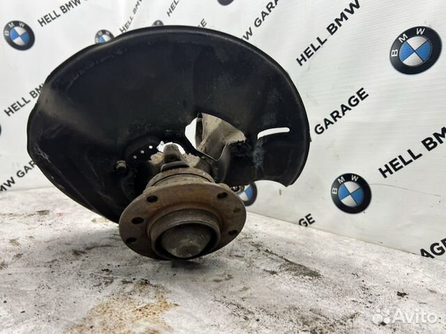 Перелний левый поворотный кулак BMW E38