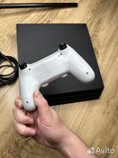 Sony PS4 pro 1tb