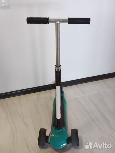 Самокат трехколесный scooter