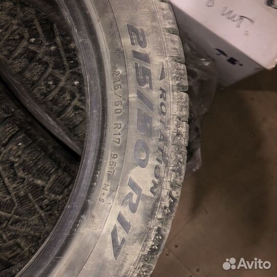Pirelli Ice Zero 215/50 R17