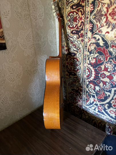 Акустическая гитара