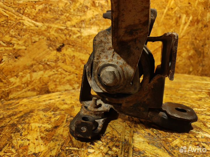 Подушка коробки двигателя Mondeo 1