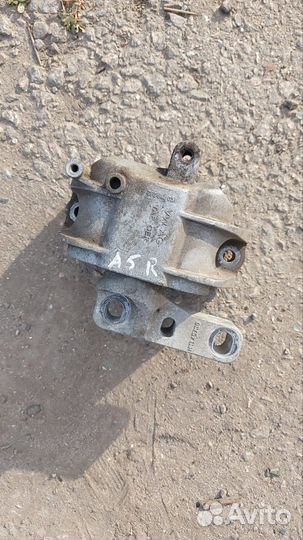 Шкода Суперб 2 1.8 подушка двигателя