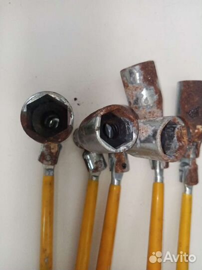 Ключ свечной 21