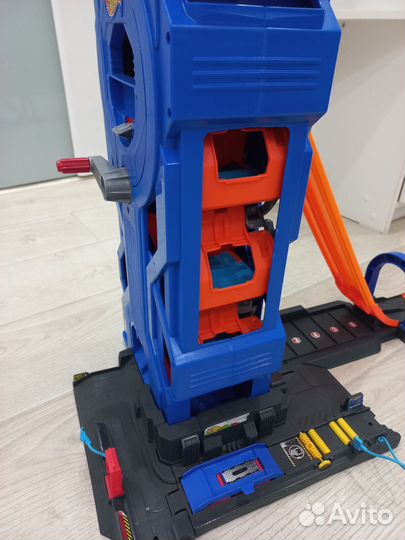 Трек хот вилс (гараж)