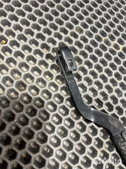 Поводок дворников правый Kia Optima 4 JF G4ND 2.0