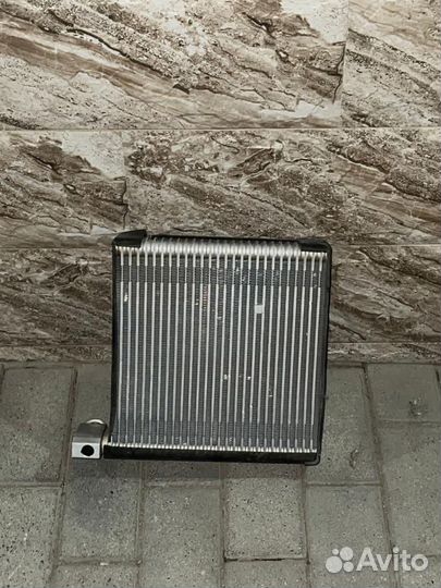 Радиатор кондиционера infiniti