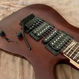 Электрогитара с Floyd Rose