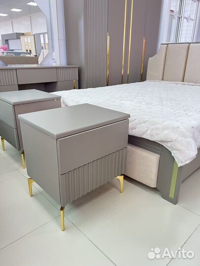 Спальный гарнитур новый