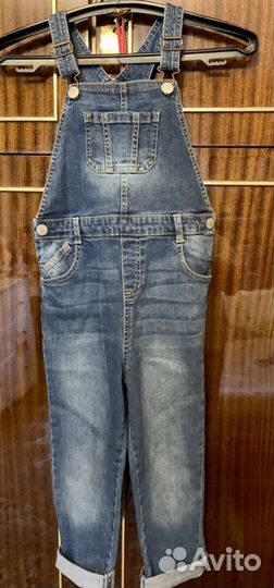 Джинсовый комбинезон