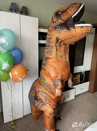 Костюм динозавра анимация