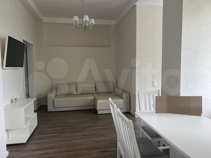 2-к. квартира, 54 м², 1/7 эт.