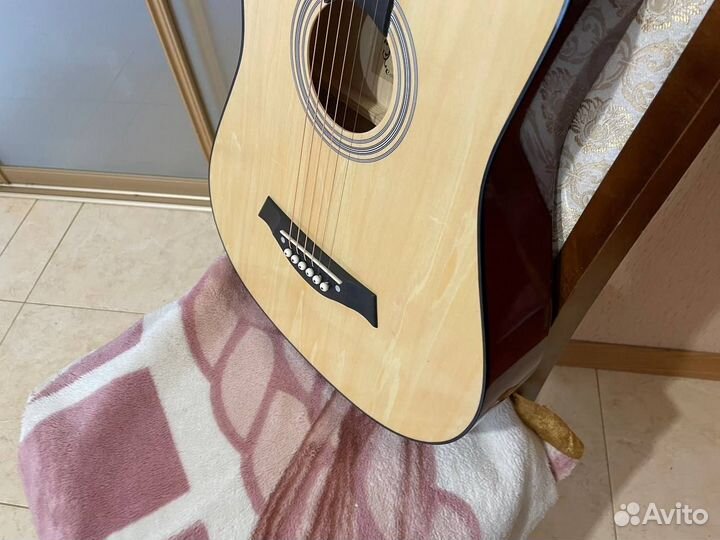 Акустическая гитара