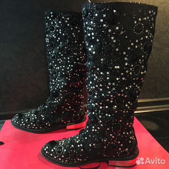 Сапоги расшитые камнями