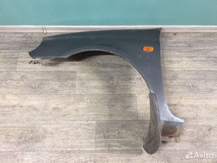 Крыло переднее левое Рено Клио 1