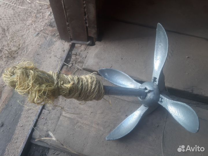 Якорь для лодки