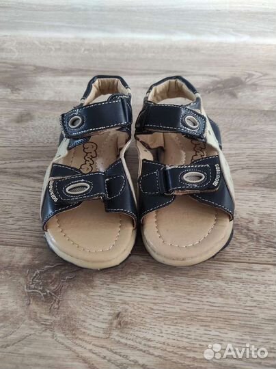 Сандали новые