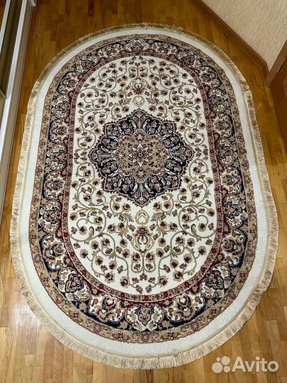 Ковер с прикроватными ковриками sahil б/у