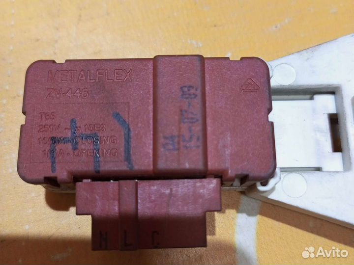 Замок Убл стиральной машины Whirlpool-Vestel-Beko