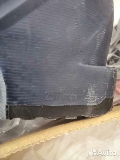 Горнолыжные ботинки atomic