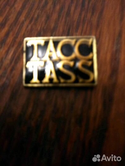 Нагрудные знаки и автографы