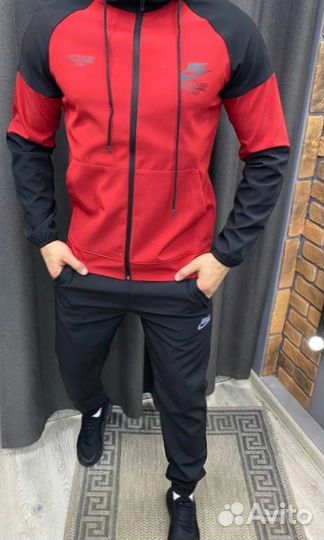 Кoстюм спoртивный Nike