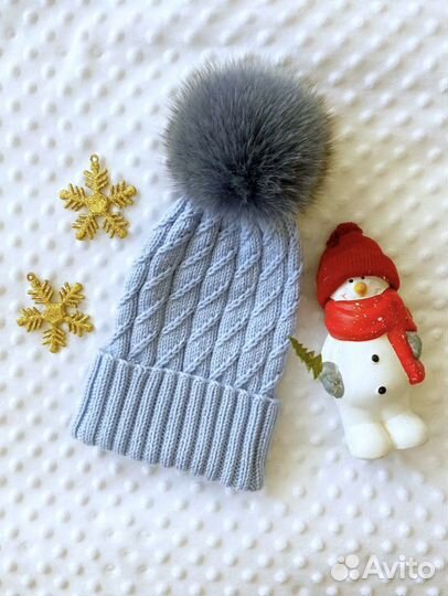 Шапка с меховым помпоном