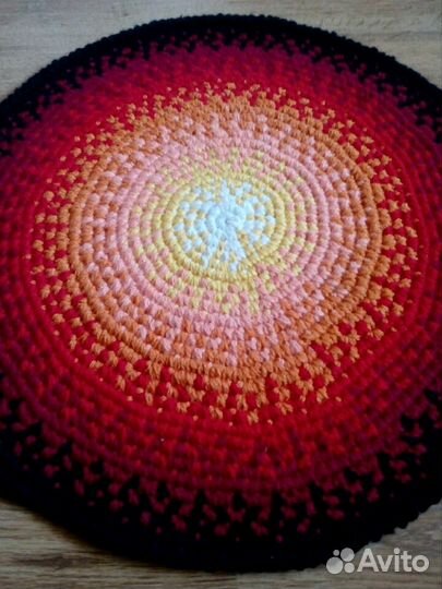 Коврик вязаный