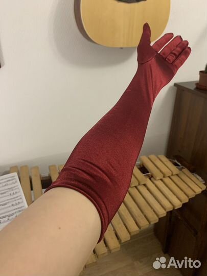 Перчатки атласные