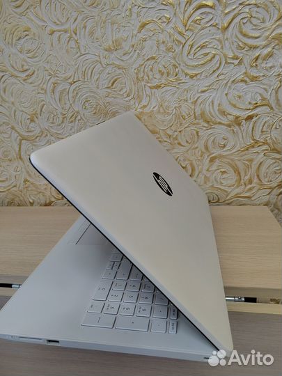 Свежий Hewlett-Packard на А4