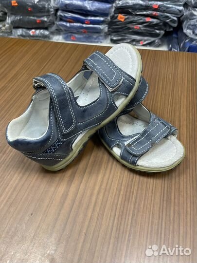 Сандалии кожа новые