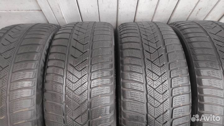 Pirelli Winter Sottozero 3 235/45 R18 96V