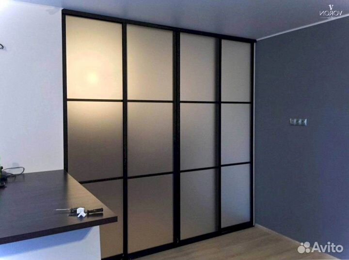 Раздвижная перегородка с матовым стеклом