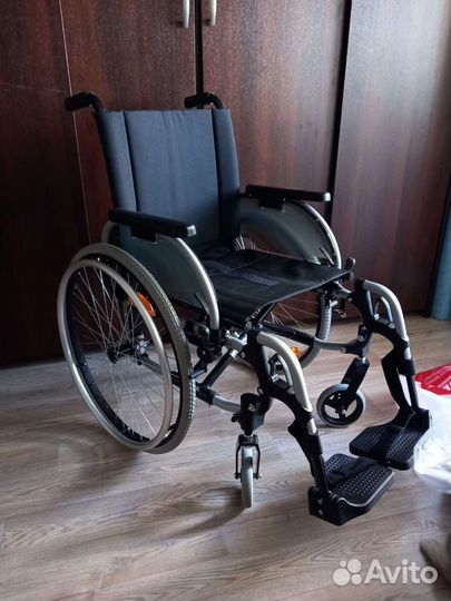 Инвалидная коляска новая