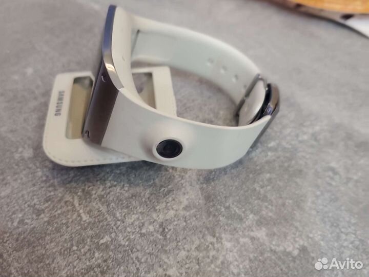 Смарт часы samsung sm-v700